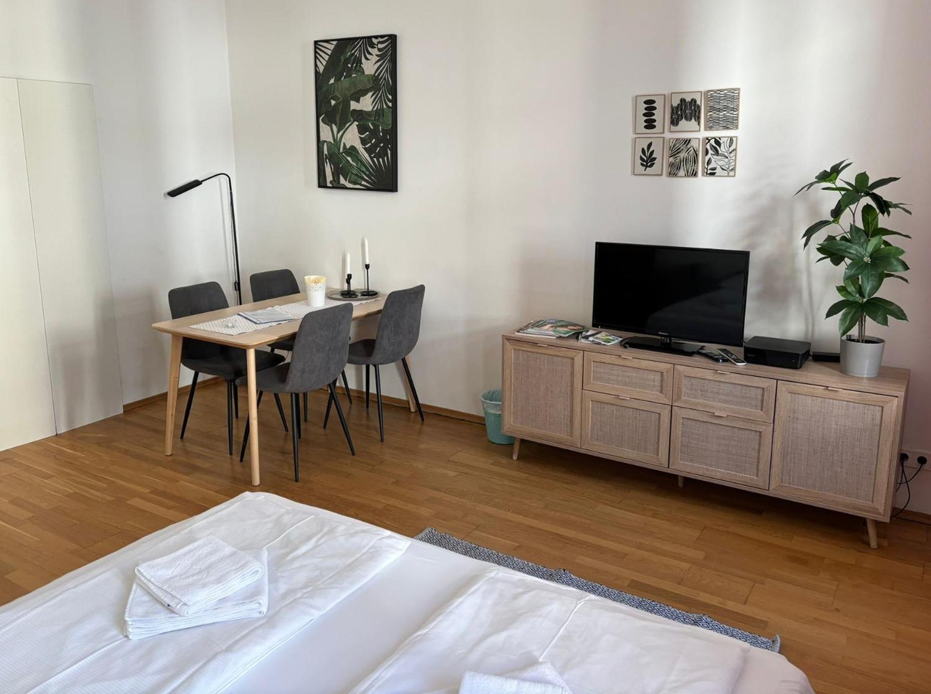 Casa Nostra - Helle Wohnung - Direkt Am Augarten Вена Экстерьер фото